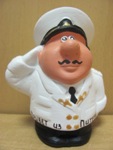 Капитан в белом мундире -Привет из Питера -статуэтка