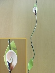 Ветка для декора крученая с цветами из ракушек /зеленая/